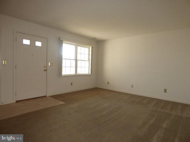 3046 Lakefield Road York, PA 17402 - Photo 3 of 15 Gallery Image 3