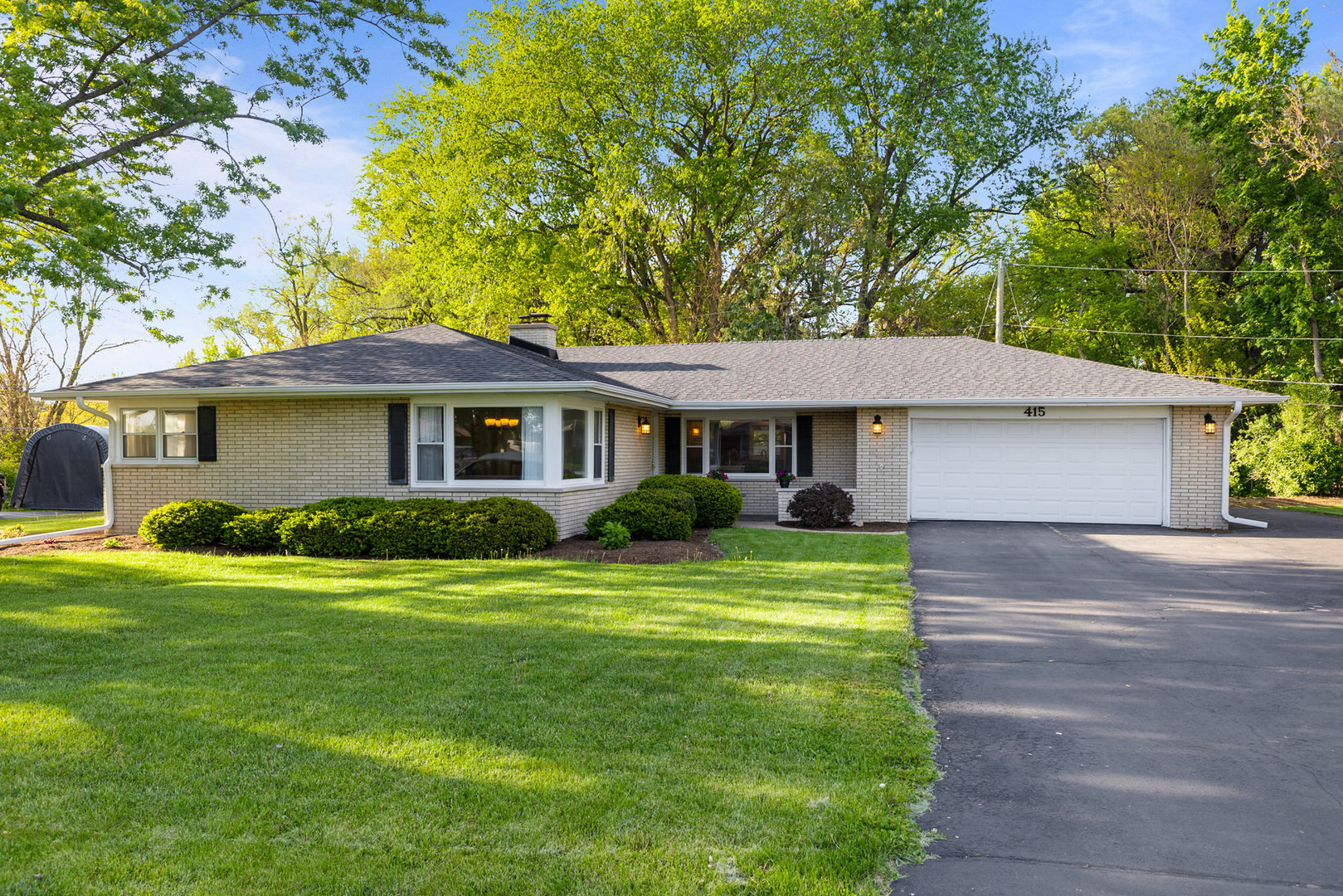 415 Maplewood Drive Sycamore, IL 60178 - Photo 1 of 31