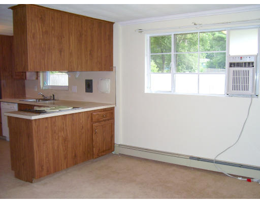 22 Ruth Drive Framingham, MA 01701 - Photo 5 of 24