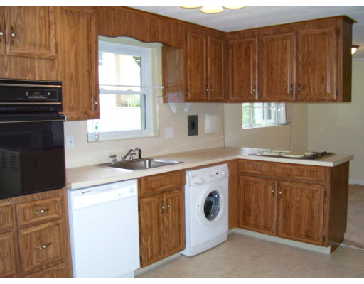 22 Ruth Drive Framingham, MA 01701 - Photo 6 of 24