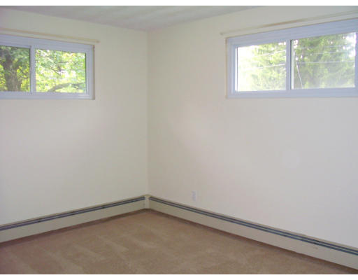 22 Ruth Drive Framingham, MA 01701 - Photo 8 of 24
