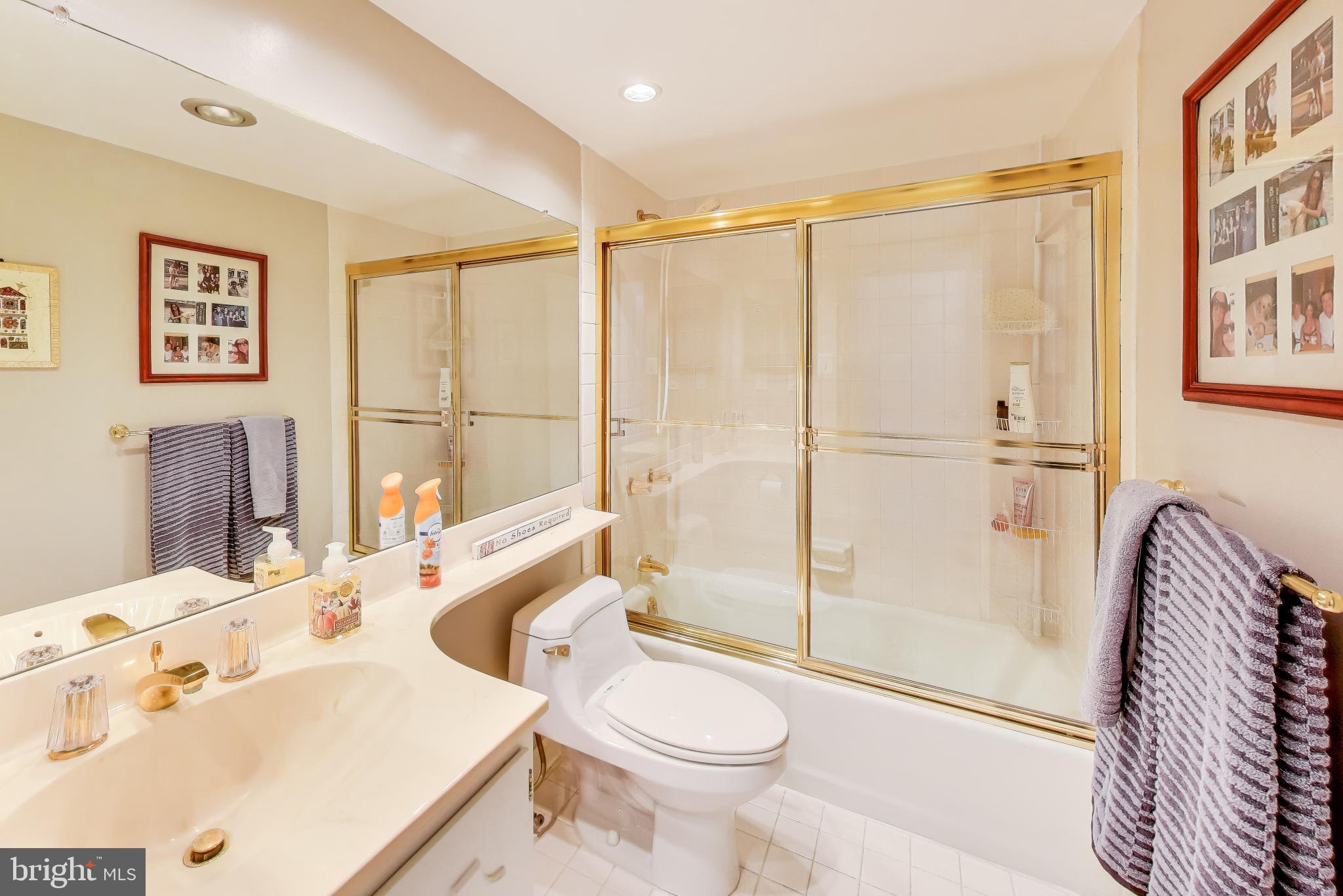 1101 South Arlington Ridge Road, Unit 305 Arlington, VA 22202 - Photo 29 of 51 Ensuite Bathroom