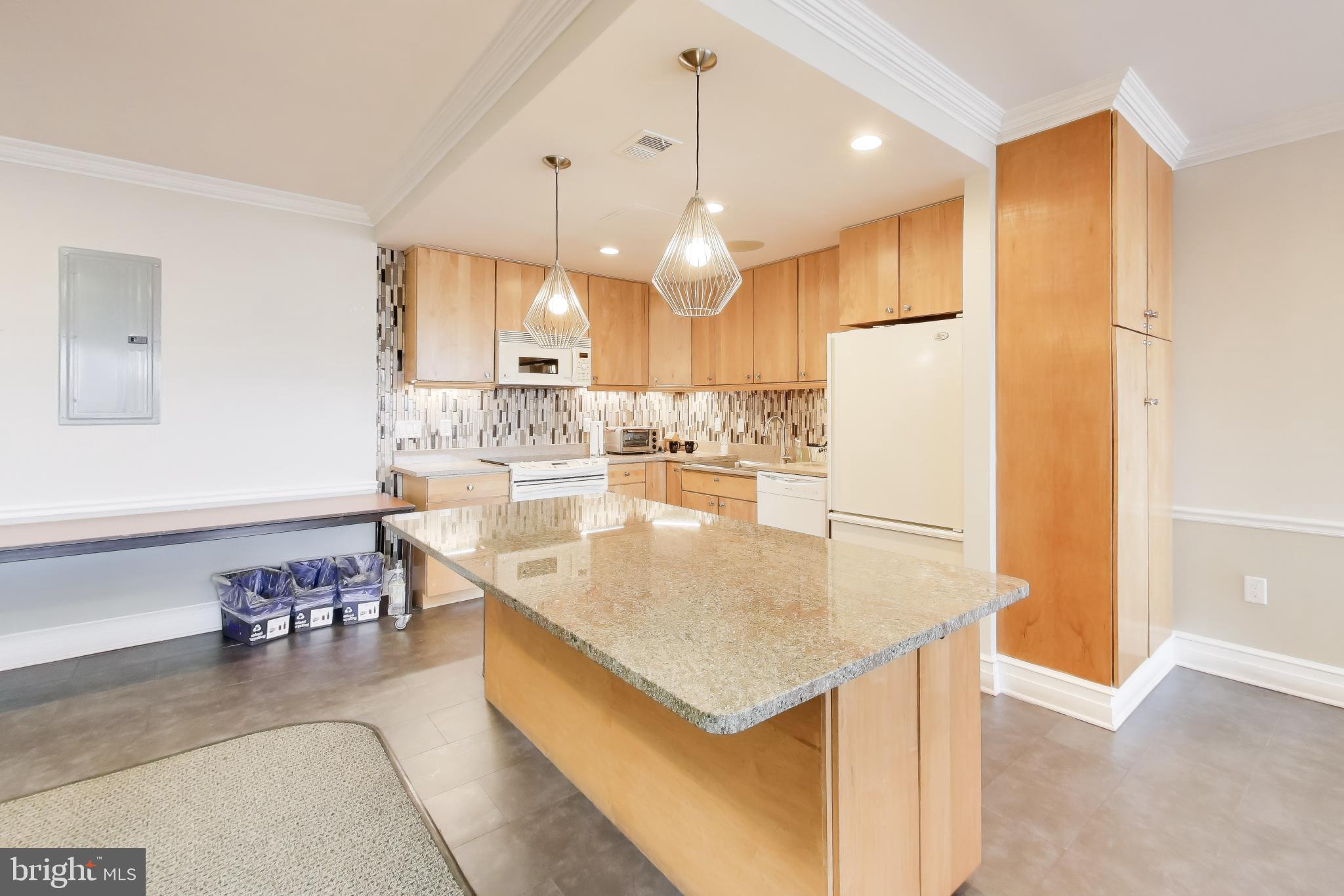 1101 South Arlington Ridge Road, Unit 305 Arlington, VA 22202 - Photo 48 of 51 Community Room