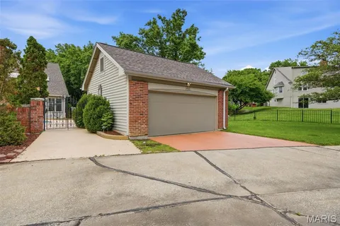 $739,000 | 14300 Open Meadow Court East, Chesterfield, MO 63017