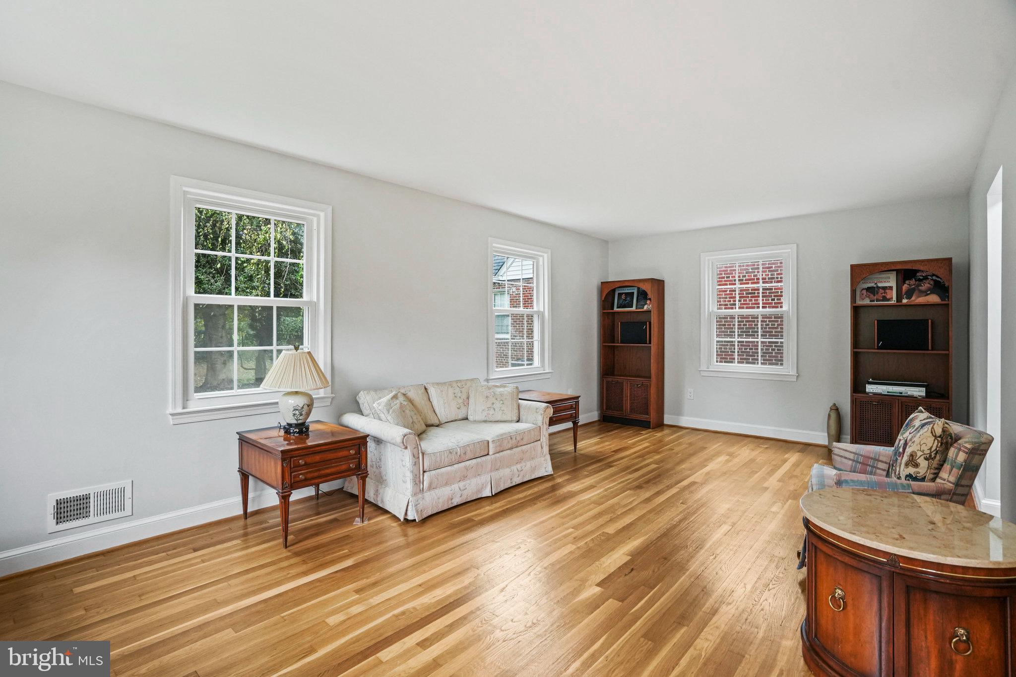 805 Guilford Street Silver Spring, MD 20901 - Photo 5 of 37 Gallery Image 5