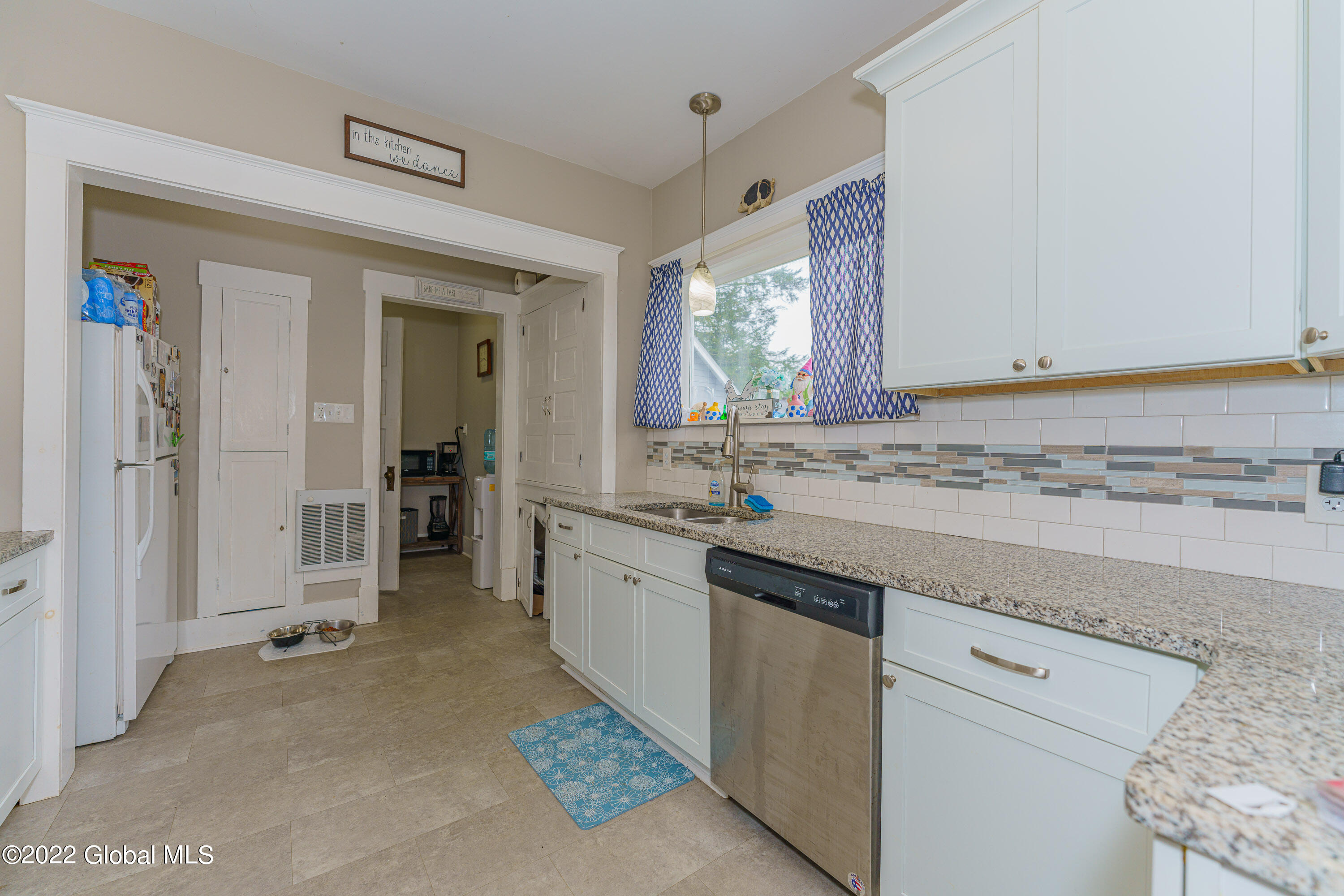 109 Sacandaga Road Scotia, NY 12302 - Photo 4 of 24 3 Kitchen 2