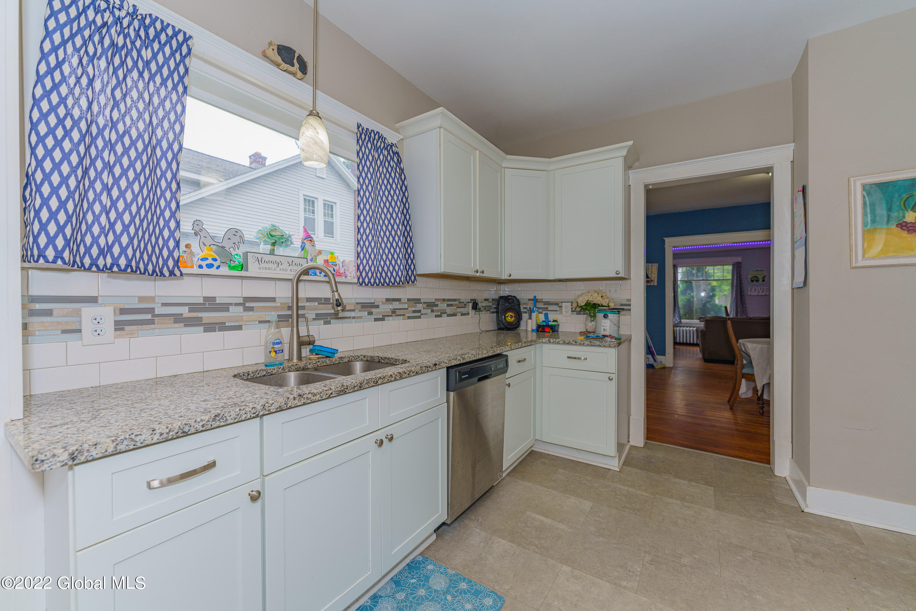 109 Sacandaga Road Scotia, NY 12302 - Photo 5 of 24 3 Kitchen 4