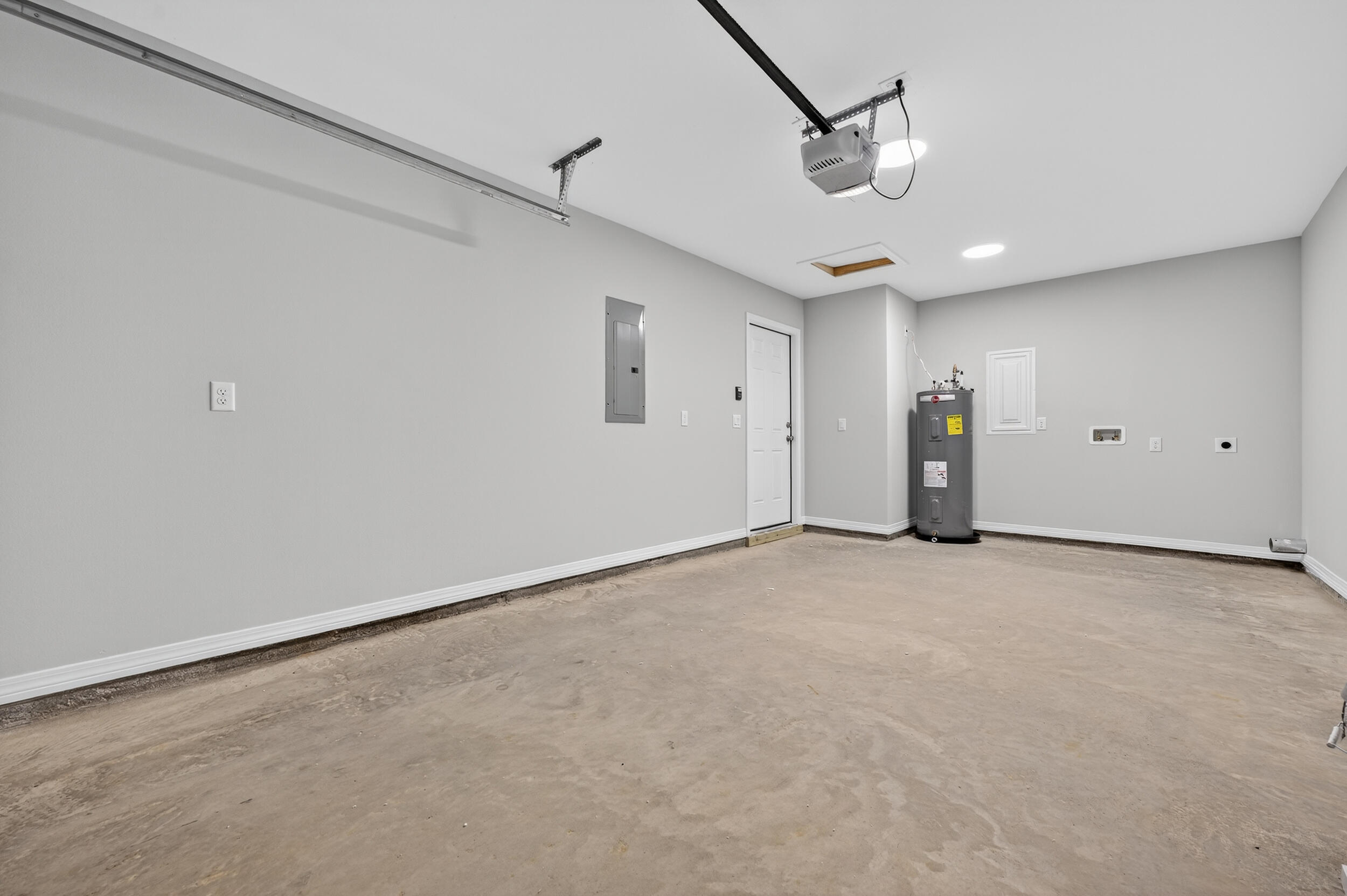 5327 B Kervin Road Crestview, FL 32539 - Photo 38 of 47 a view of an empty room