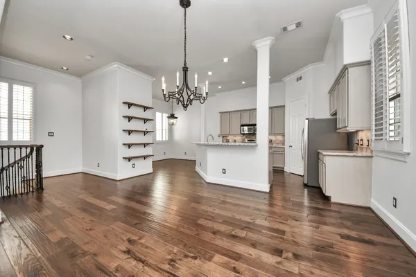 $575,000 | 710 Jackson Hill Street, Houston, TX 77007