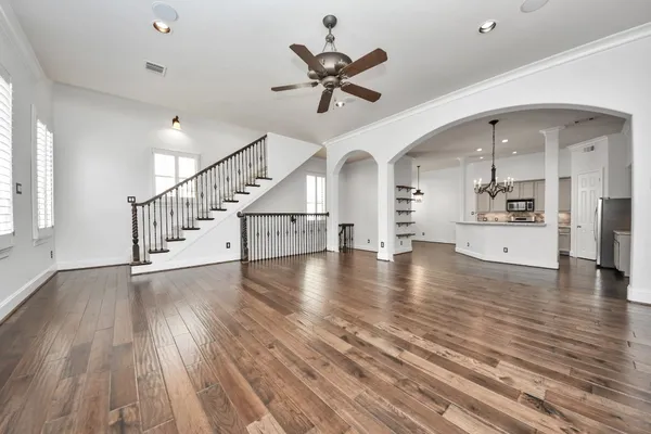 $575,000 | 710 Jackson Hill Street, Houston, TX 77007