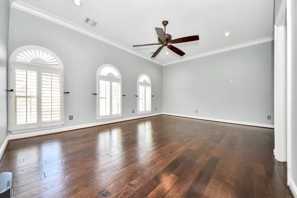 $575,000 | 710 Jackson Hill Street, Houston, TX 77007