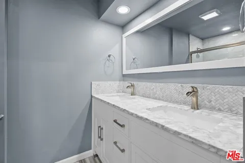 $485,000 | 14325 Terra Bella Street, Unit G, Los Angeles, CA 91402