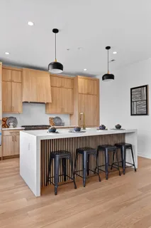 $1,099,000 | 1347 West Grand Avenue, Unit 4N, Chicago, IL 60642