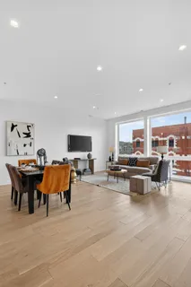 $1,099,000 | 1347 West Grand Avenue, Unit 4N, Chicago, IL 60642