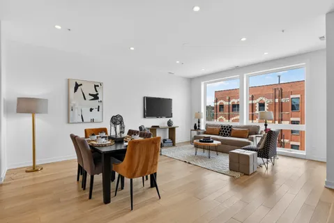 $1,099,000 | 1347 West Grand Avenue, Unit 4N, Chicago, IL 60642