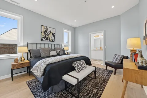$1,099,000 | 1347 West Grand Avenue, Unit 4N, Chicago, IL 60642