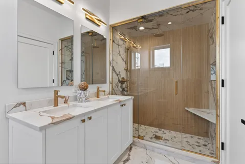 $1,099,000 | 1347 West Grand Avenue, Unit 4N, Chicago, IL 60642