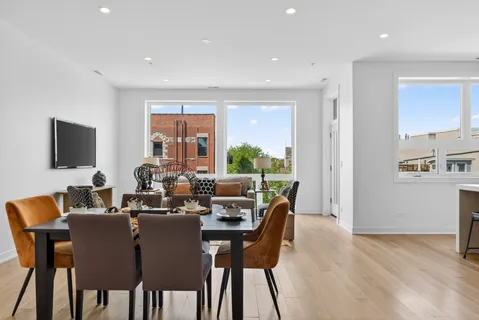 $1,099,000 | 1347 West Grand Avenue, Unit 4N, Chicago, IL 60642