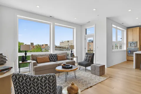 $1,099,000 | 1347 West Grand Avenue, Unit 4N, Chicago, IL 60642