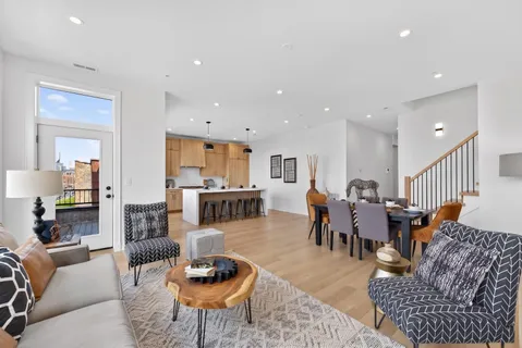 $1,099,000 | 1347 West Grand Avenue, Unit 4N, Chicago, IL 60642