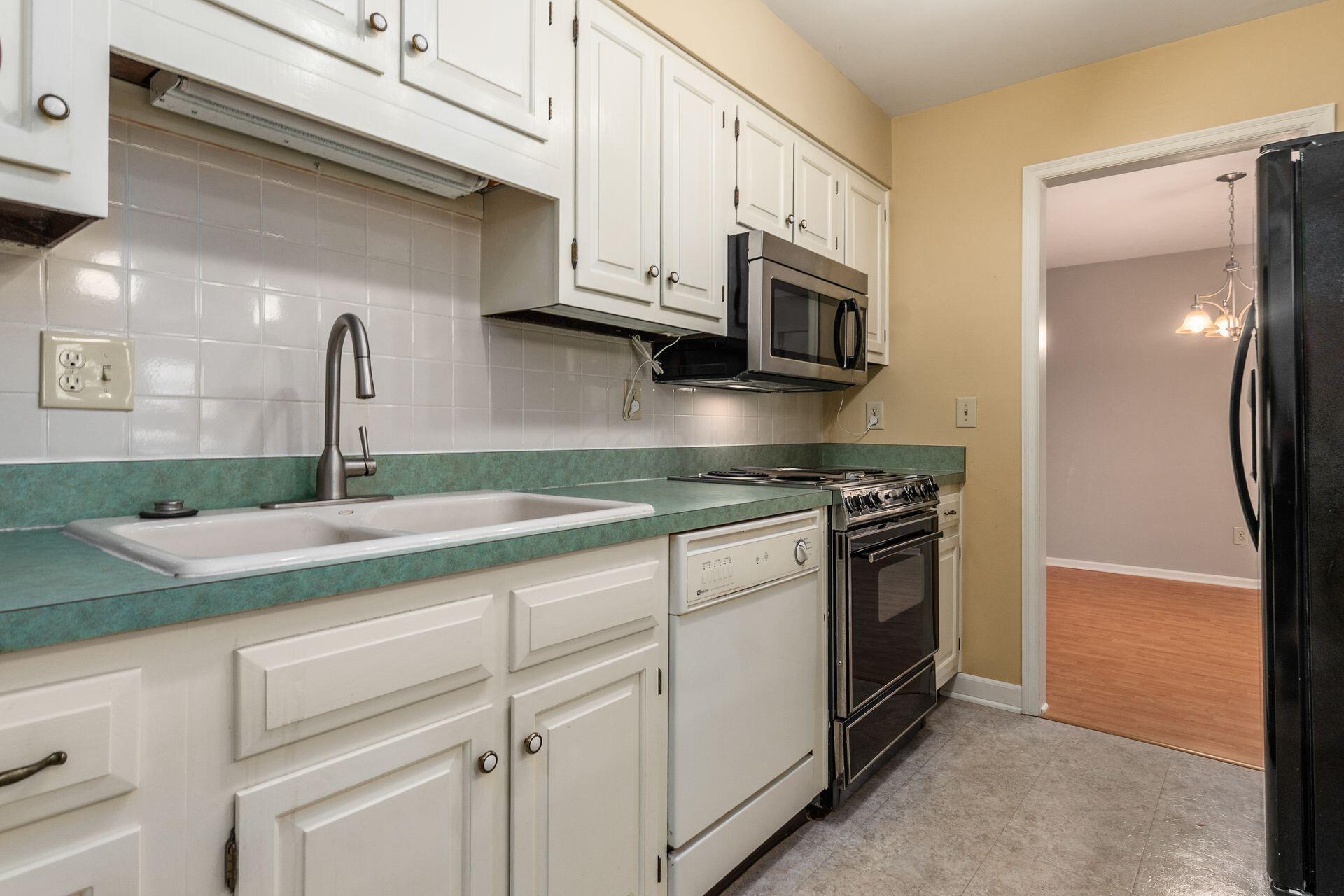 4765 Coach Road Columbus, OH 43220 - Photo 24 of 47 Kitchen to Dining