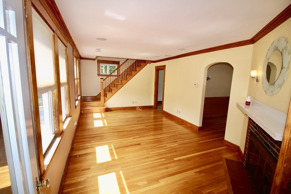 11 Allen Road Billerica, MA 01821 - Photo 6 of 30 Gallery Image 6