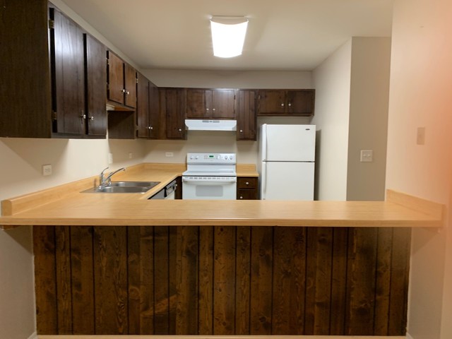 981 Golf Course Road, Unit 1 Crystal Lake, IL 60014 - Photo 3 of 22