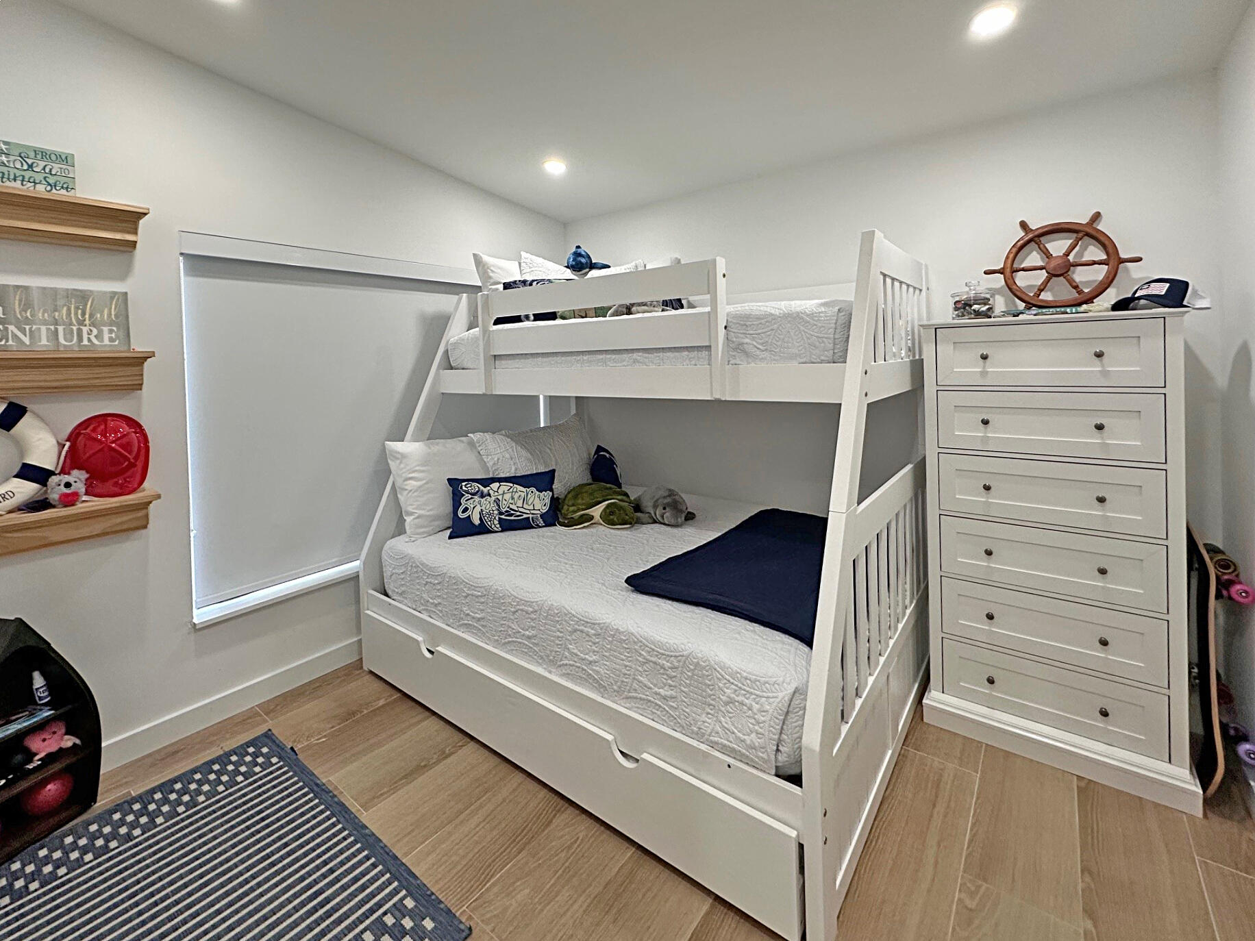 32 Pirates Drive Key Largo, FL 33037 - Photo 14 of 25 a bedroom with a bed and a window