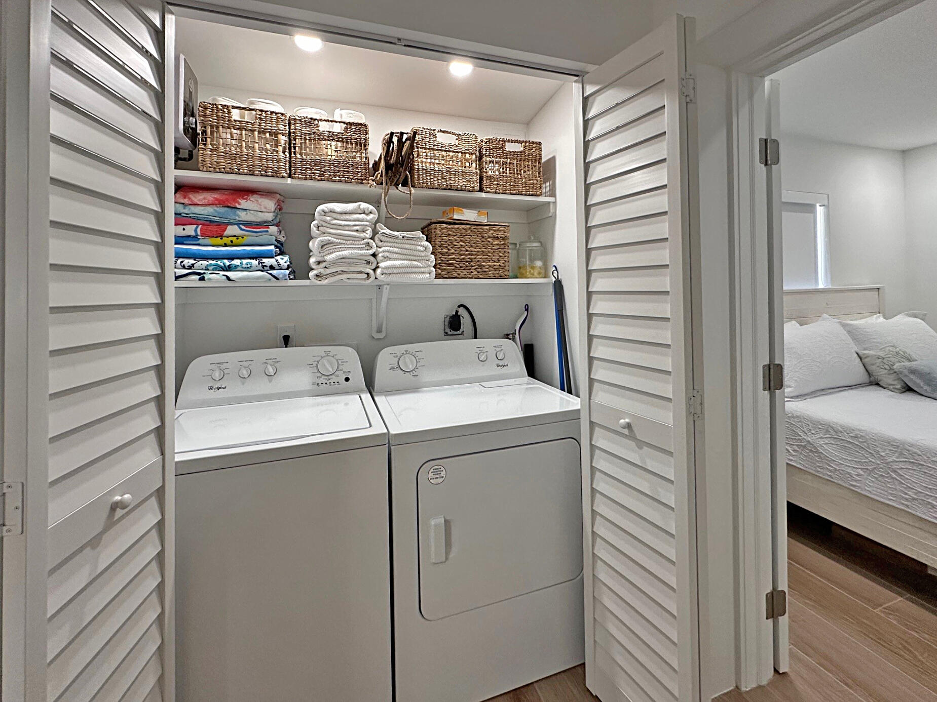 32 Pirates Drive Key Largo, FL 33037 - Photo 16 of 25 a utility room with dryer and washer