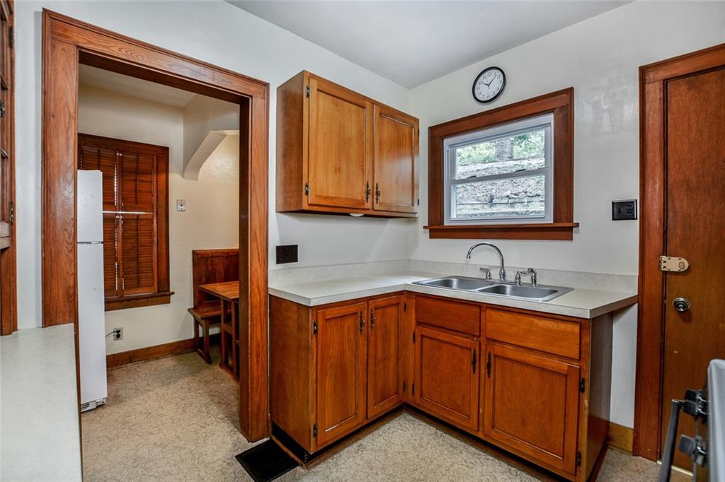 2928 Marshall Road Pittsburgh, PA 15214 - Photo 11 of 24 Gallery Image 11