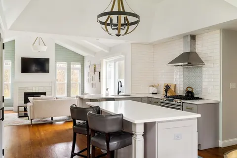 $989,900 | 3 Sumpter Road, Burlington, MA 01803