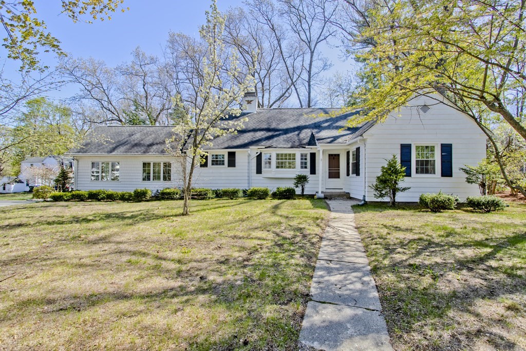 21 Puritan Road Springfield, MA 01119 - Photo 1 of 42