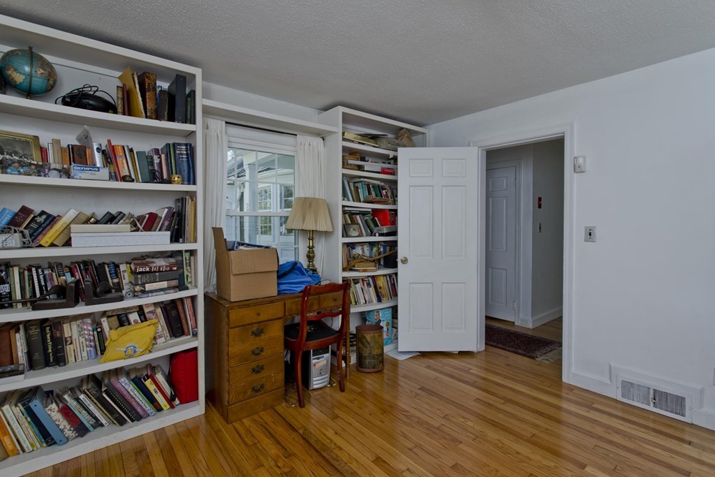 21 Puritan Road Springfield, MA 01119 - Photo 27 of 42