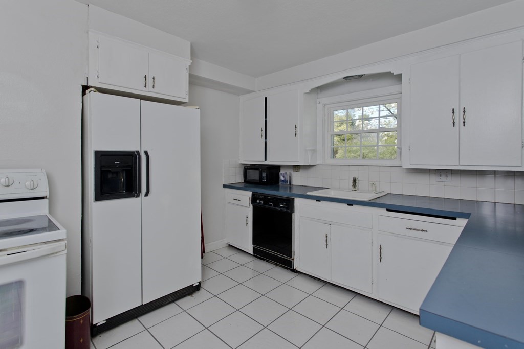21 Puritan Road Springfield, MA 01119 - Photo 9 of 42