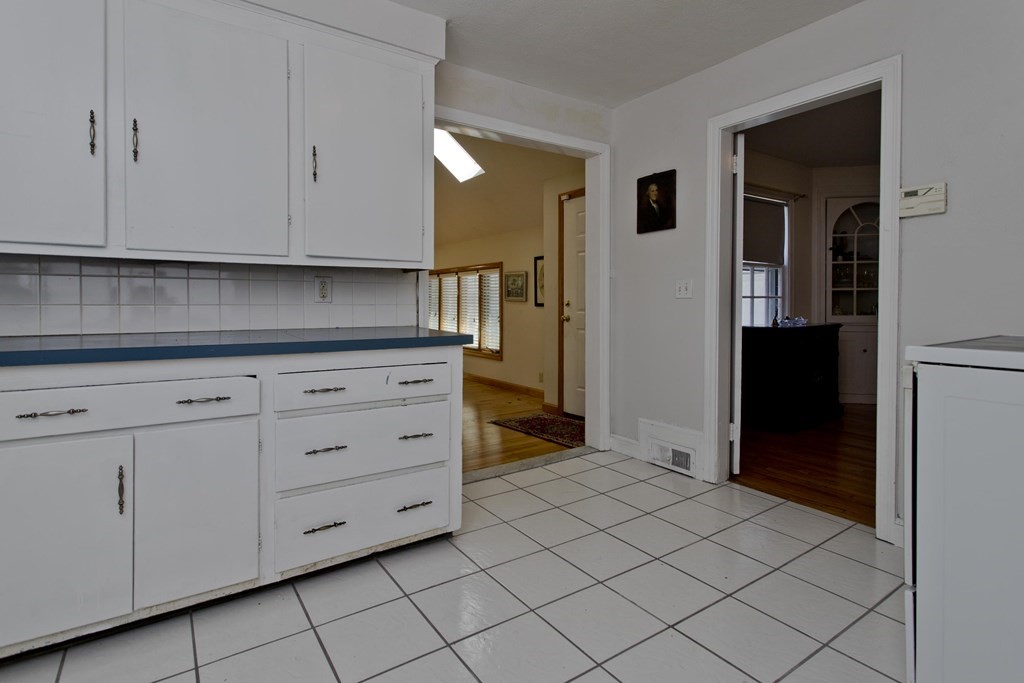21 Puritan Road Springfield, MA 01119 - Photo 10 of 42