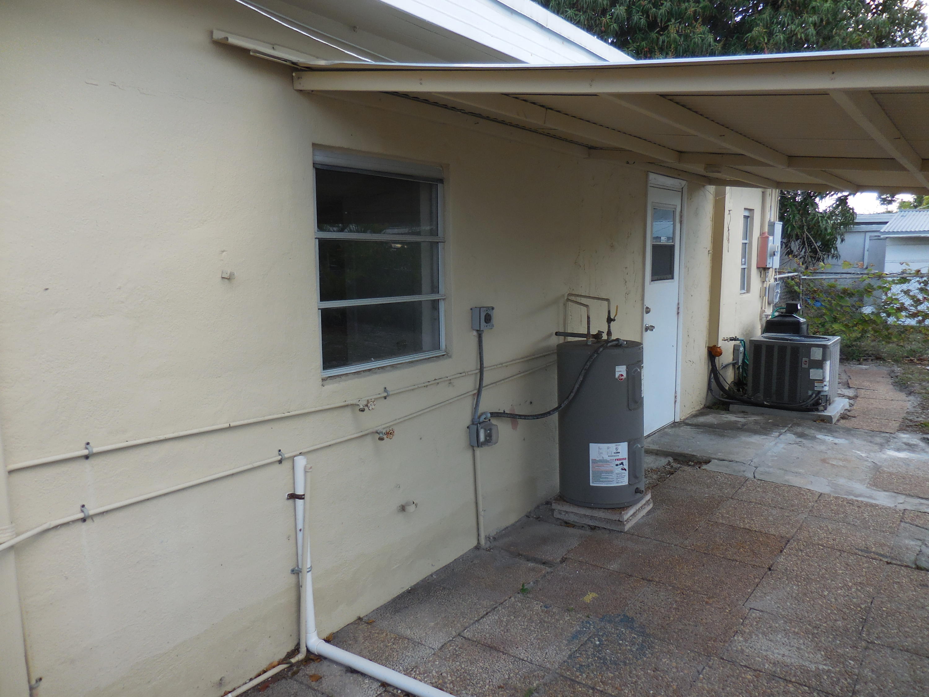 1155 Peak Road Lake Worth, FL 33462 - Photo 17 of 28 2017-02-19 16.04.06