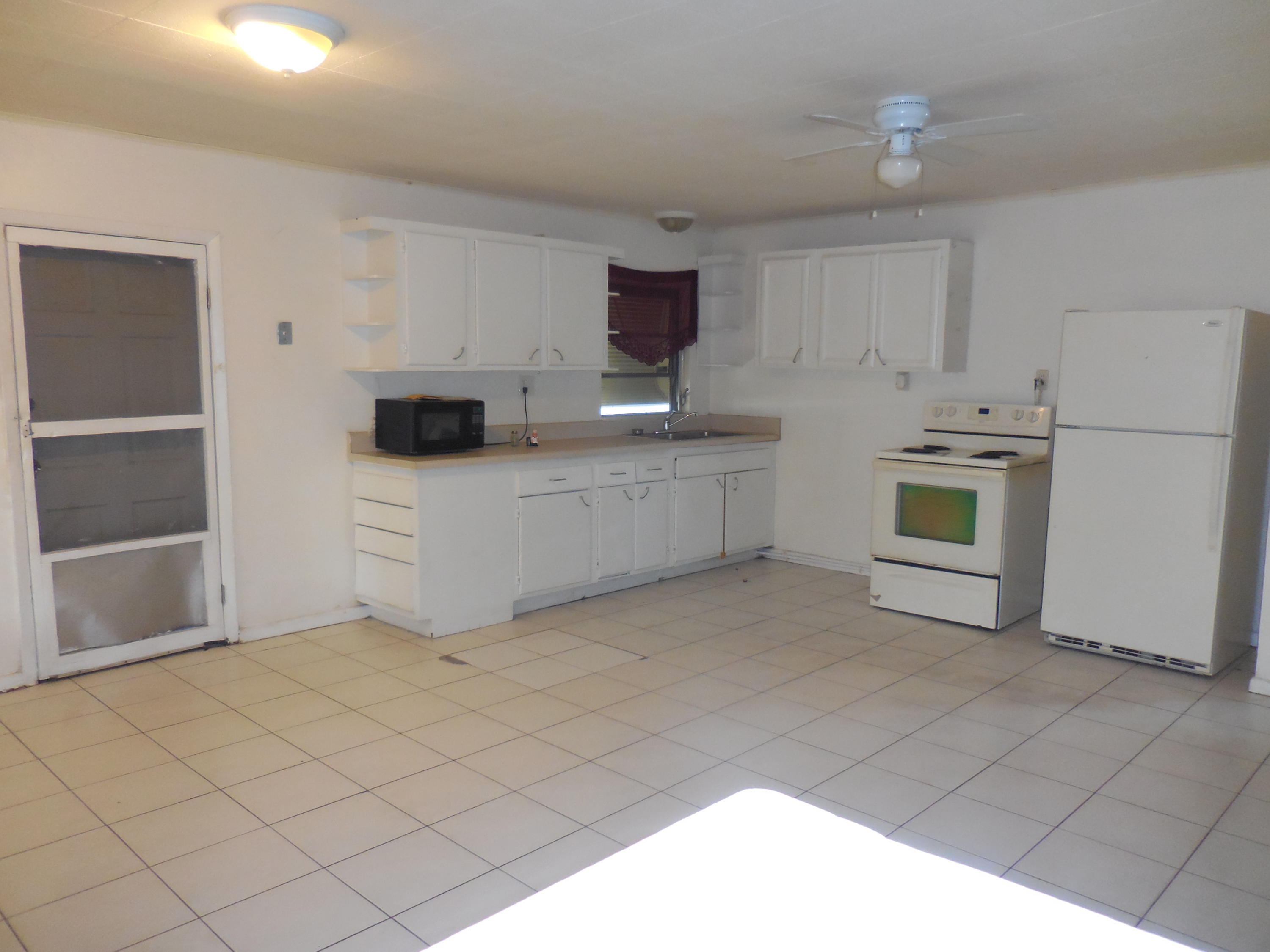 1155 Peak Road Lake Worth, FL 33462 - Photo 2 of 28 2017-02-19 15.58.27