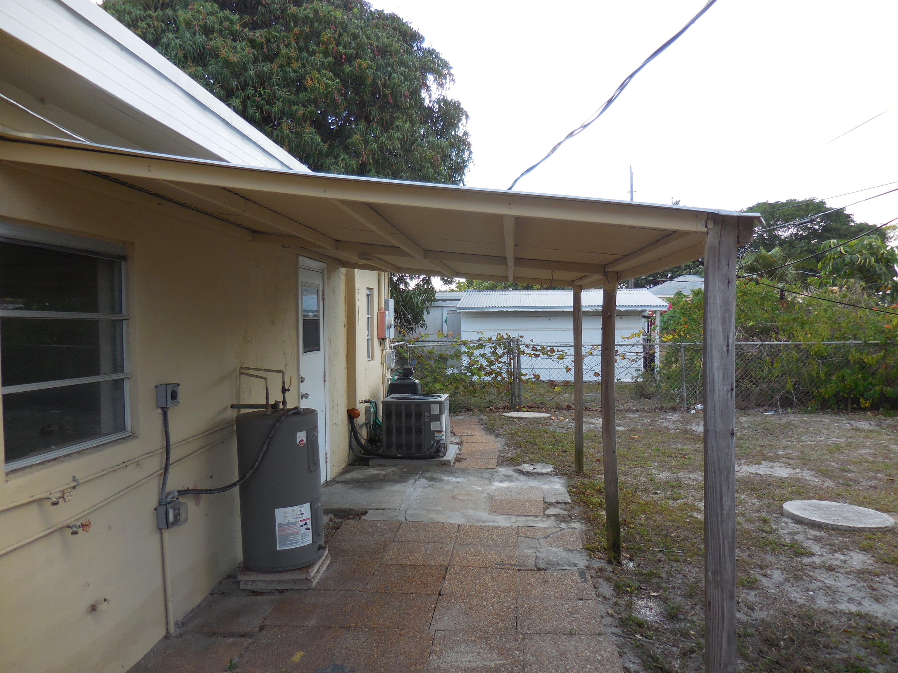 1155 Peak Road Lake Worth, FL 33462 - Photo 24 of 28 2017-02-19 16.04.50