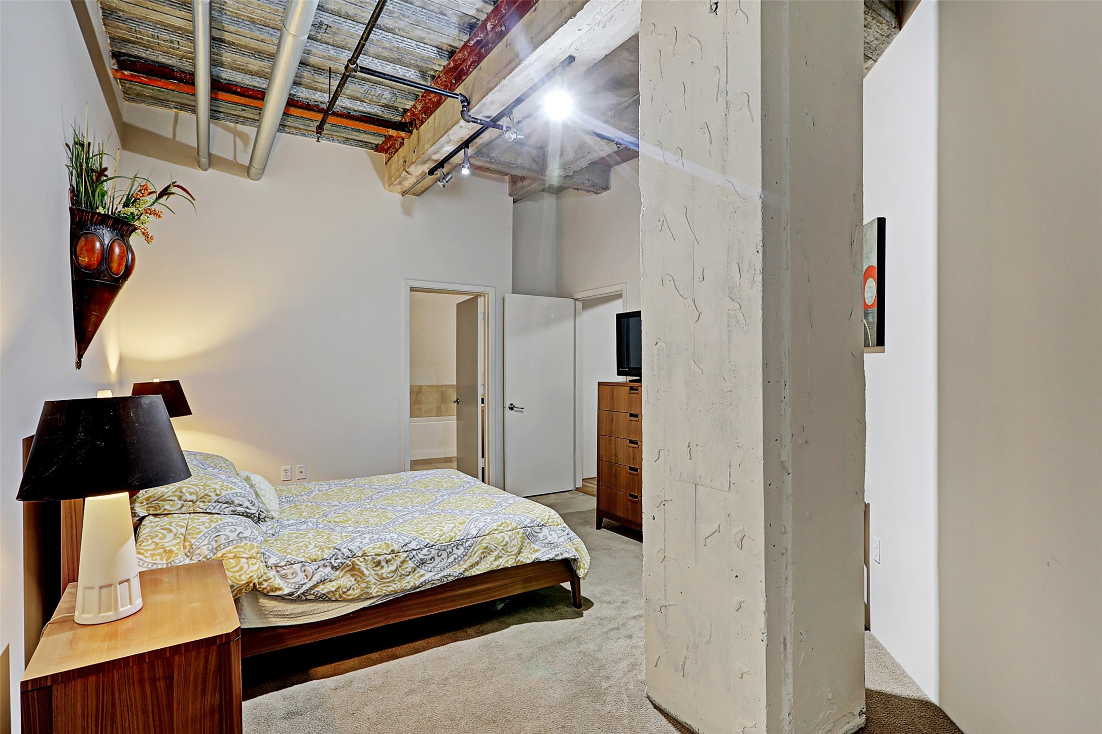 917 Main Street, Unit 503 Houston, TX 77002 - Photo 15 of 31