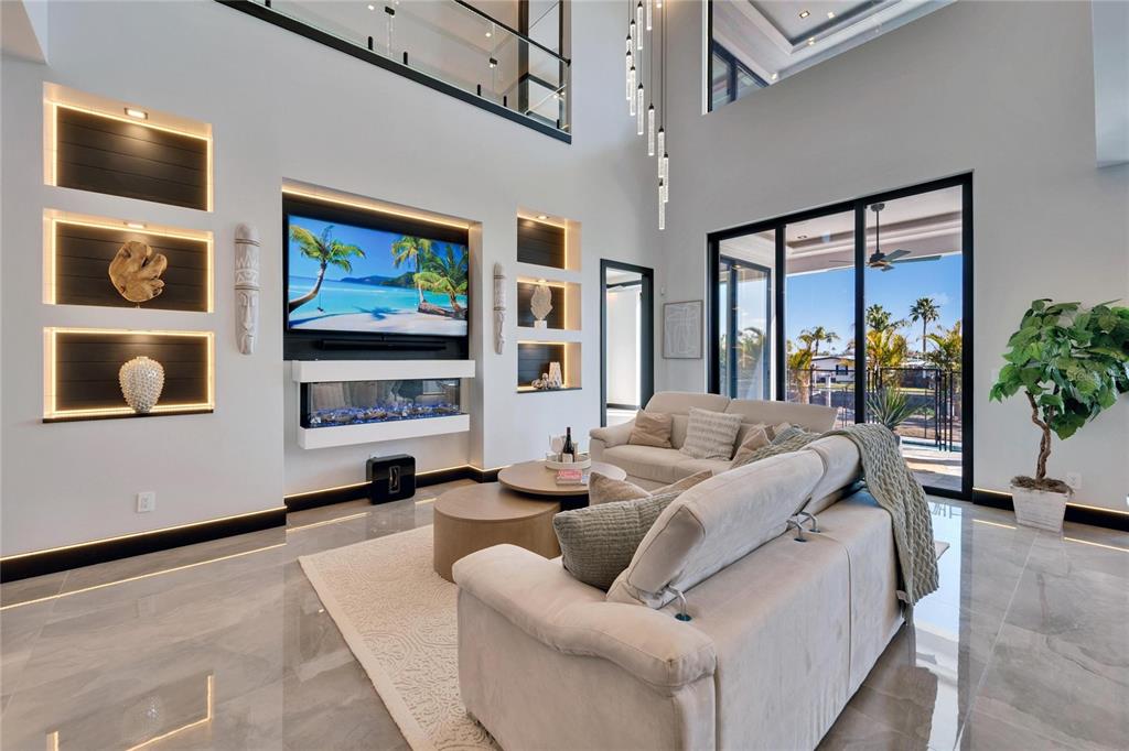 6536 Simone Shores Circle Apollo Beach, FL 33572 - Photo 16 of 94