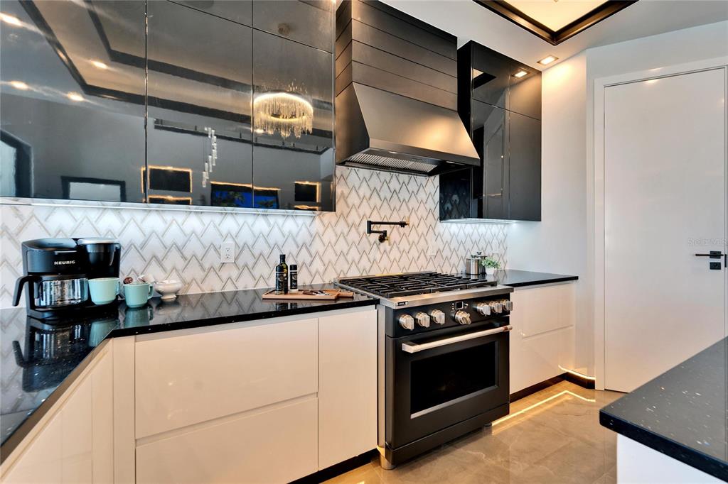 6536 Simone Shores Circle Apollo Beach, FL 33572 - Photo 32 of 94