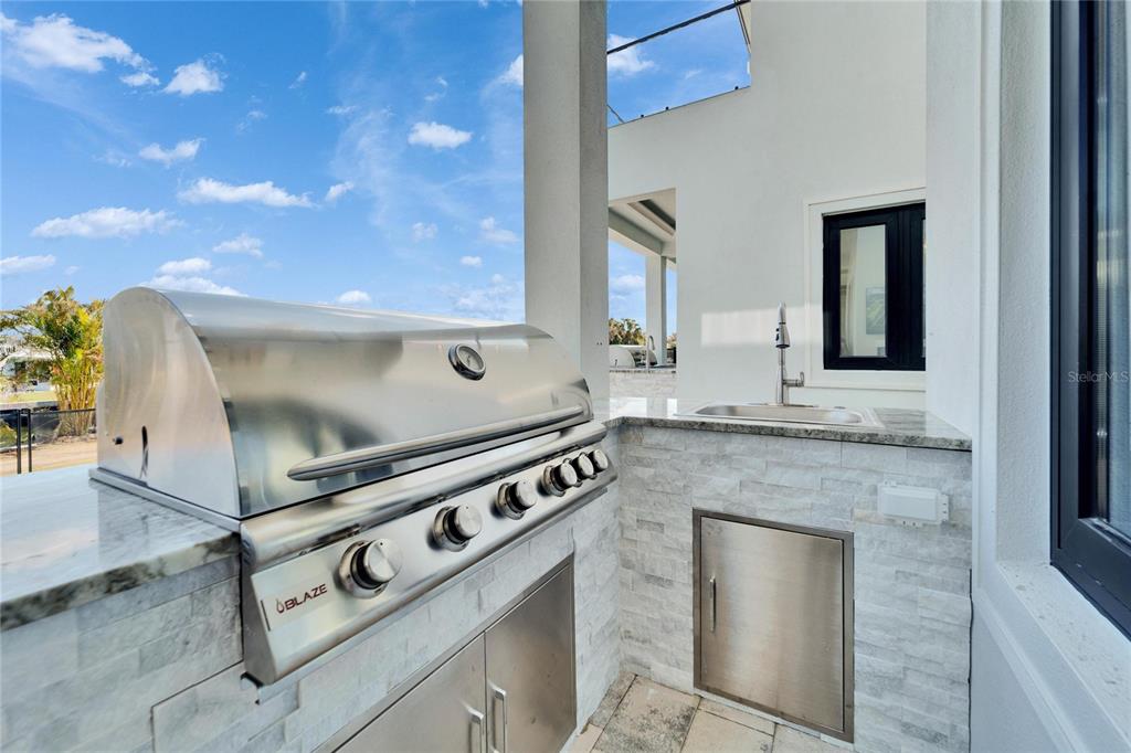 6536 Simone Shores Circle Apollo Beach, FL 33572 - Photo 5 of 94