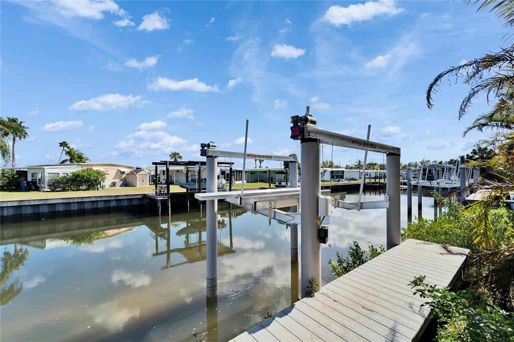 6536 Simone Shores Circle Apollo Beach, FL 33572 - Photo 6 of 94