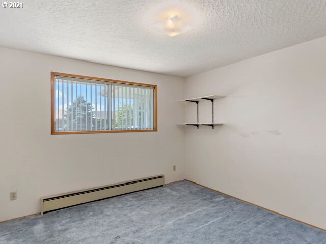 1686 Umpqua Road Woodburn, OR 97071 - Photo 9 of 17 Bedroom