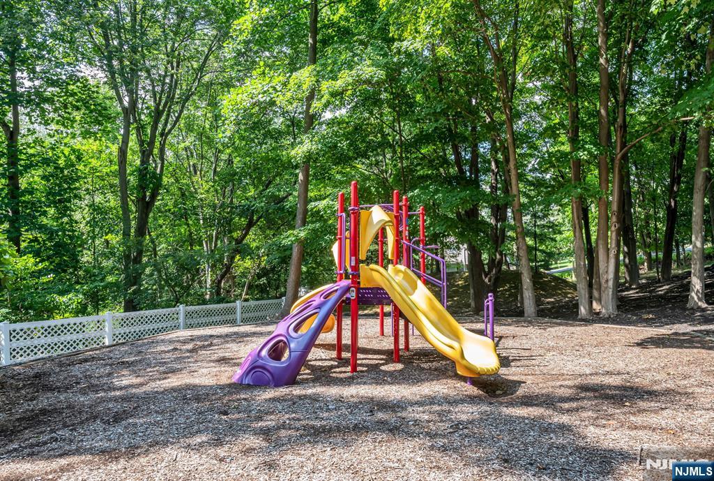 1317 Paddington Road Mahwah, NJ 07430 - Photo 27 of 28
