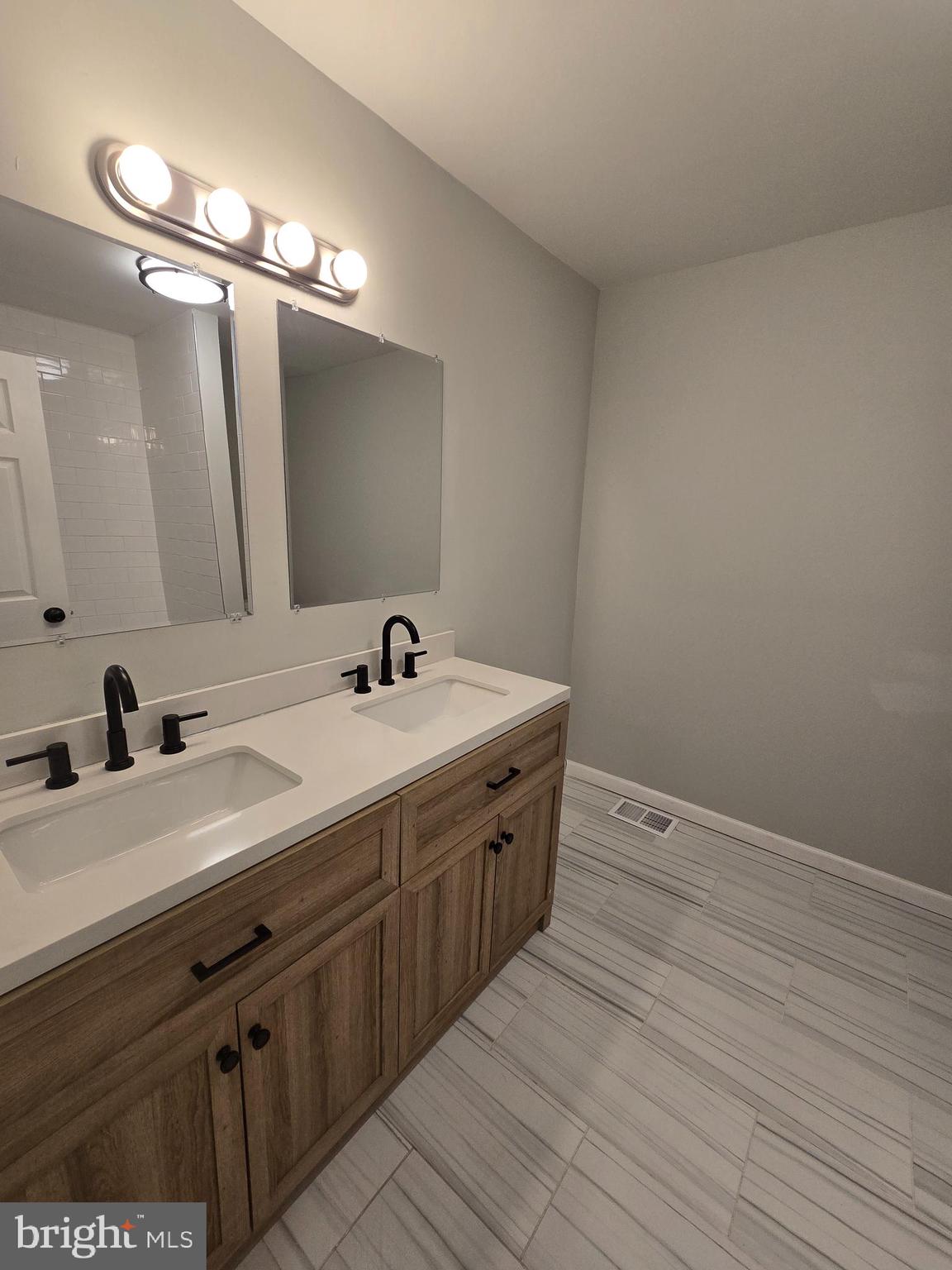 5625 Crowson Street Philadelphia, PA 19144 - Photo 29 of 31