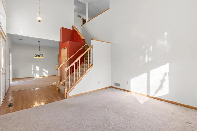 $280,000 | 700 Kingfisher Lane, Unit F, Woodbury, MN 55125