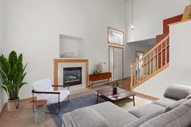 $280,000 | 700 Kingfisher Lane, Unit F, Woodbury, MN 55125