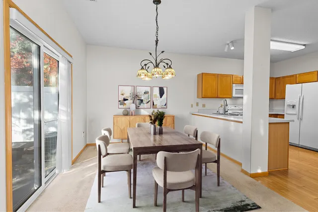 $280,000 | 700 Kingfisher Lane, Unit F, Woodbury, MN 55125