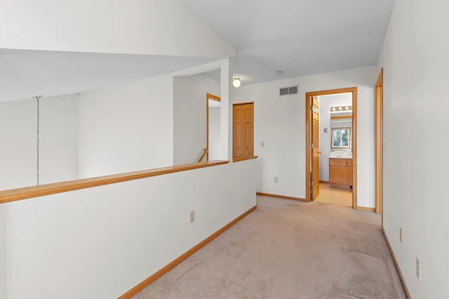 $280,000 | 700 Kingfisher Lane, Unit F, Woodbury, MN 55125